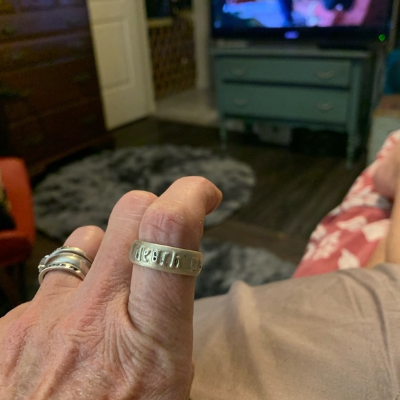 Skull ring - Picture 2 of 6